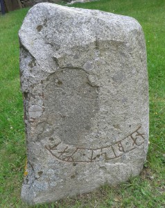 Runsten på kyrkogården vid Strängnäs domkyrka
